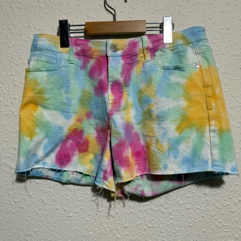 Judy Blue women's L Tie Dye Denim Shorts Frayed Raw Hem Casual‎ Colorful Trendy